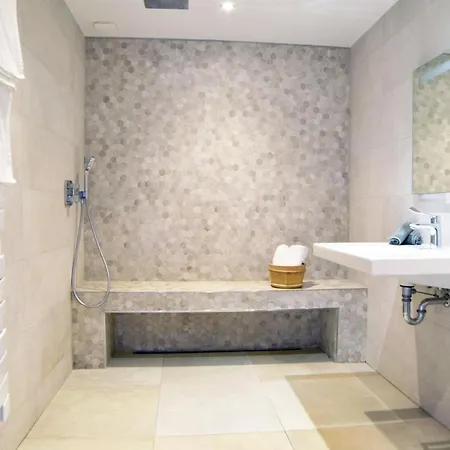 Blanche Luxury - Pieds Dans L'eau, Piscine Chauffee *