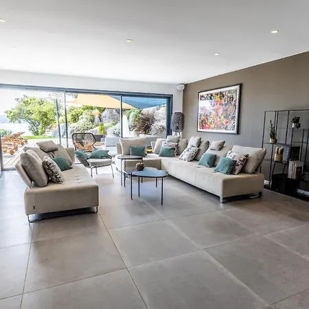 Villa Blanche Luxury - Pieds Dans L'eau, Piscine Chauffee *